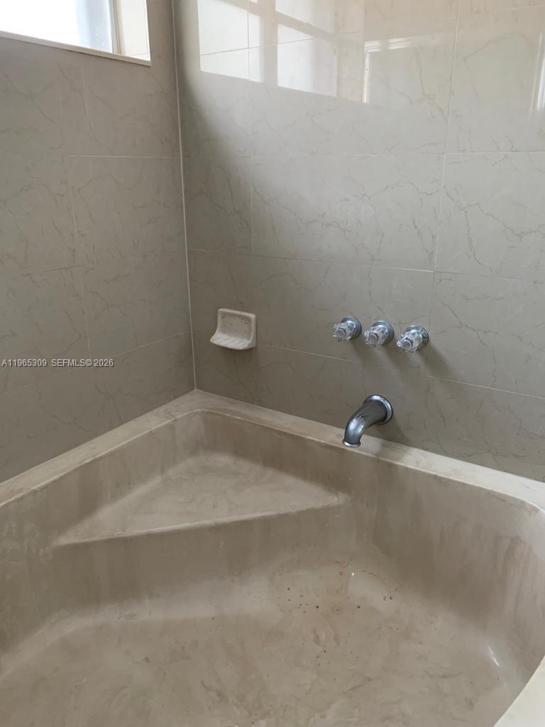 LAKE POINTE SEC 2 - Residential Lease