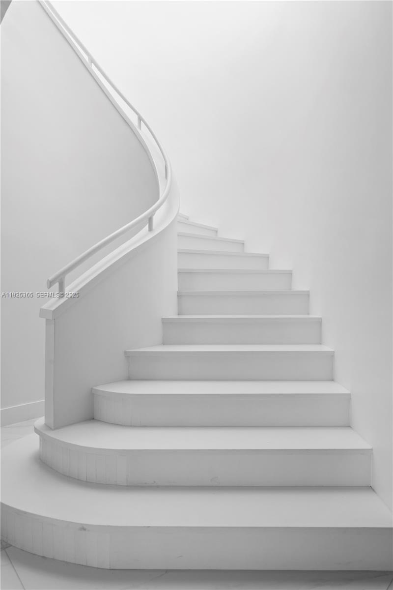 2000 ISL BLVD WILLIAMS IS - Residential Lease