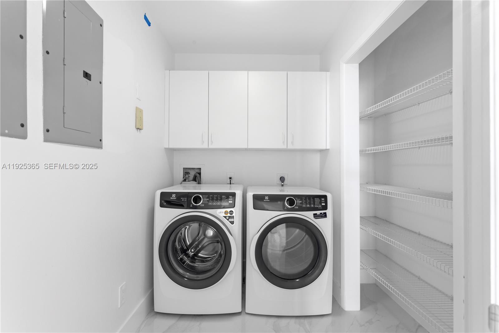 2000 ISL BLVD WILLIAMS IS - Residential Lease