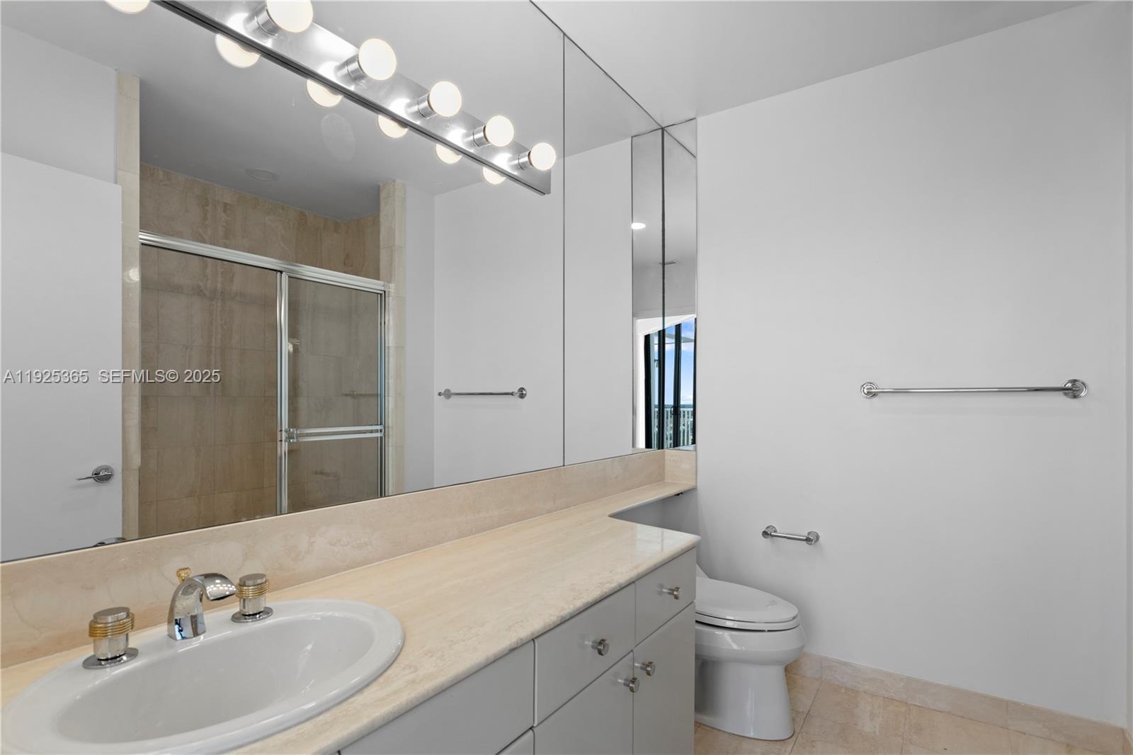 2000 ISL BLVD WILLIAMS IS - Residential Lease