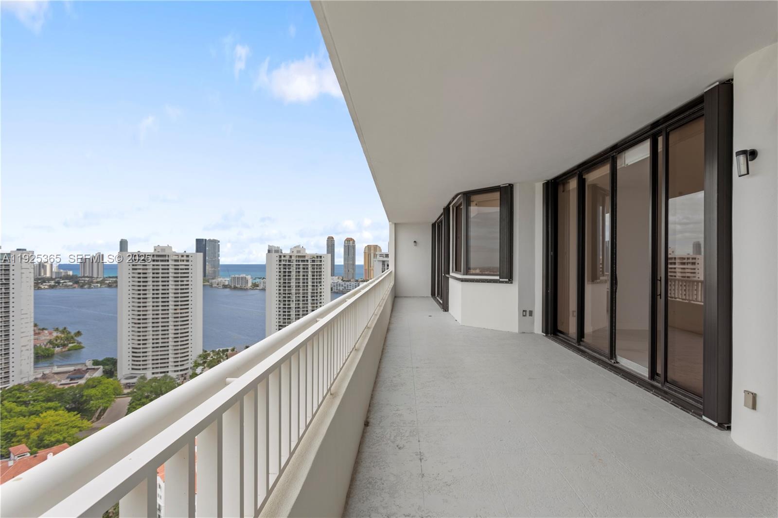 2000 ISL BLVD WILLIAMS IS - Residential Lease