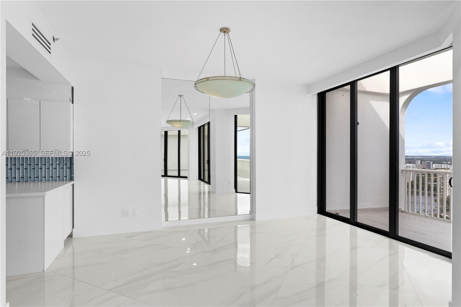 2000 ISL BLVD WILLIAMS IS - Residential Lease