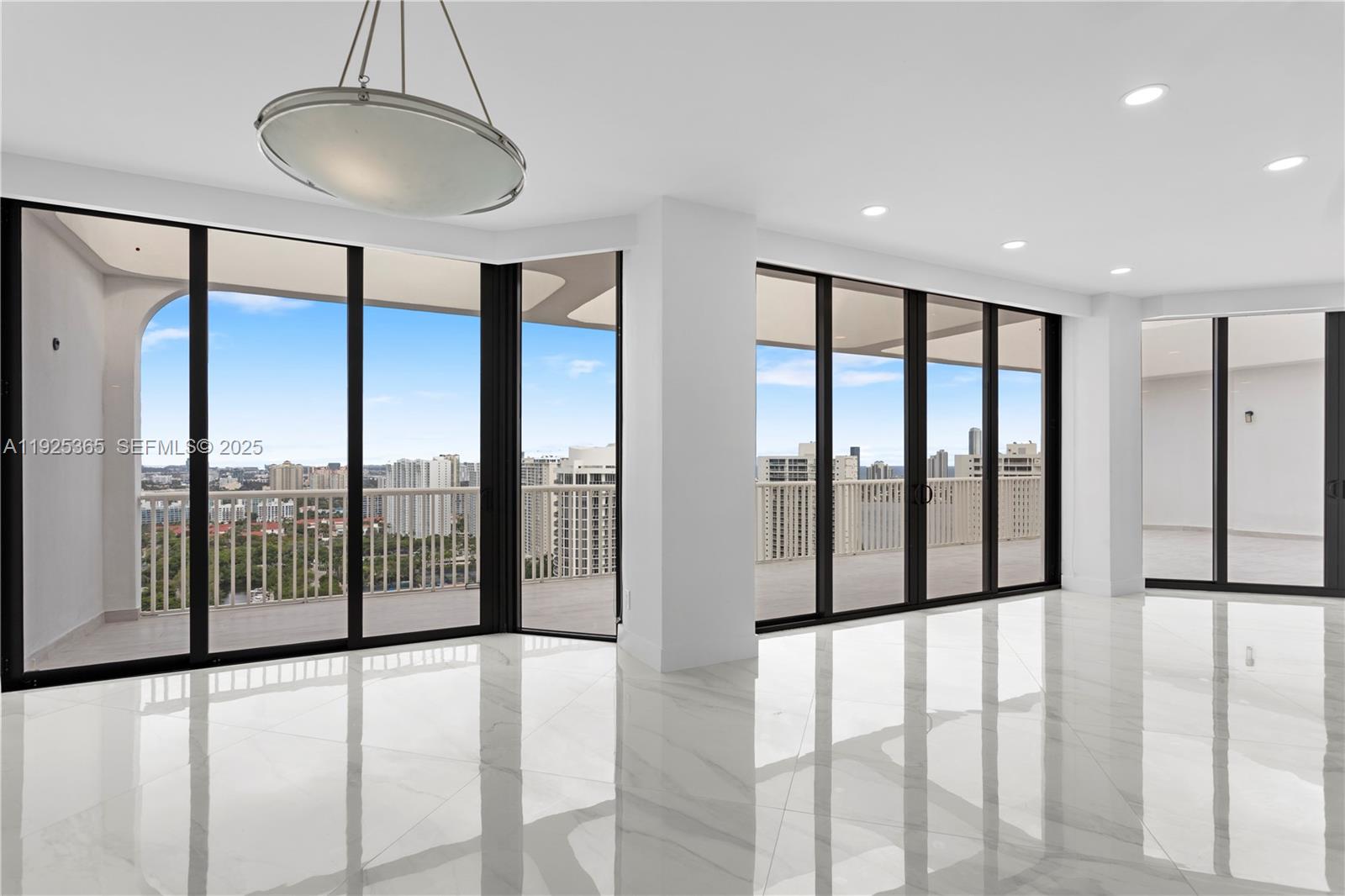 2000 ISL BLVD WILLIAMS IS - Residential Lease