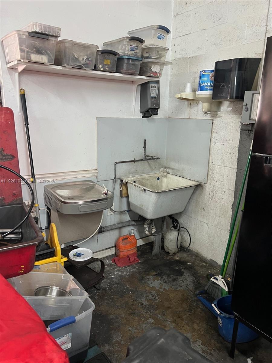 View photos, virtual tours, details... 9500 NW 77th Ave 5