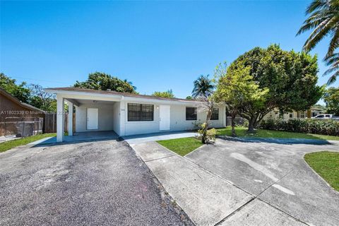 Photo of 540 NW 7th Ter, Pompano Beach, FL 33060 (MLS # A11802330)
