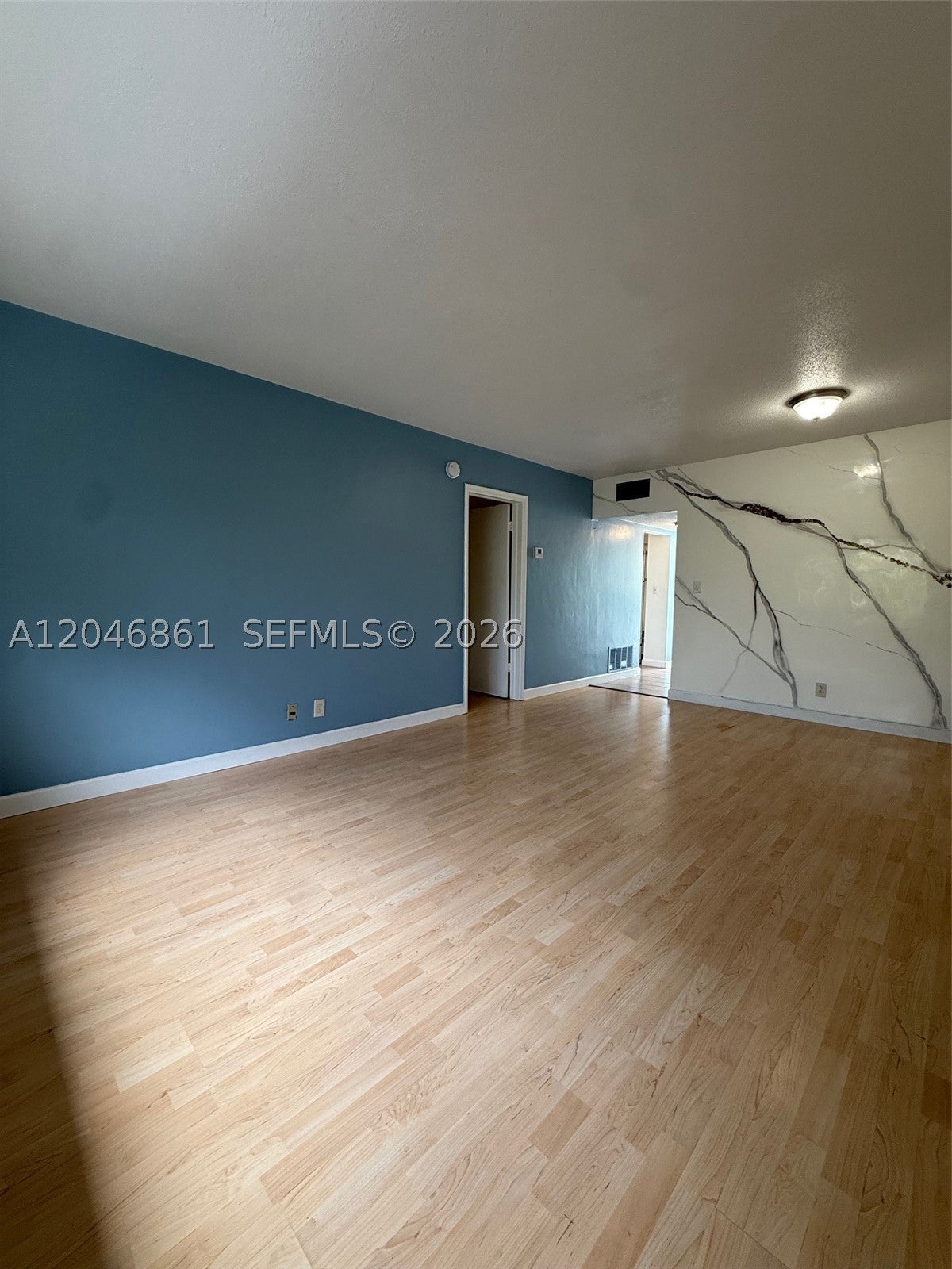 3300 NE 10th Ter 53