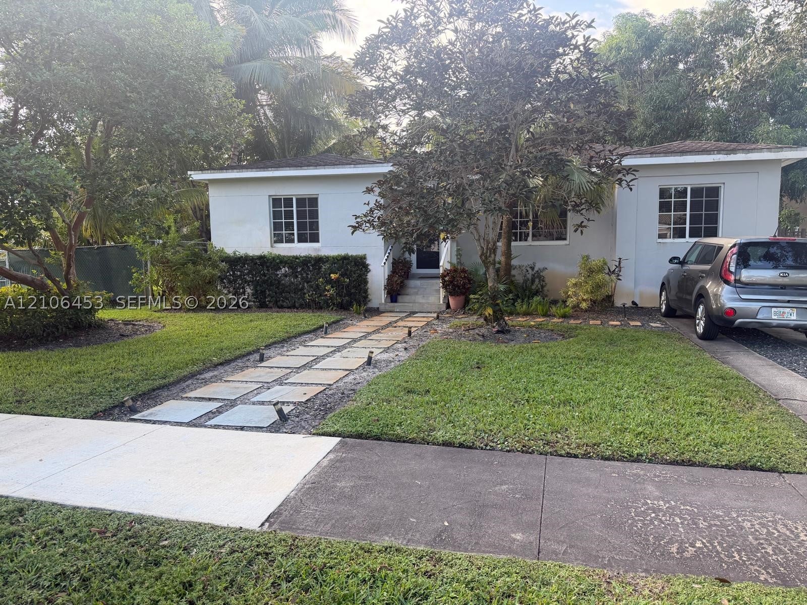 132 Whitethorn Dr