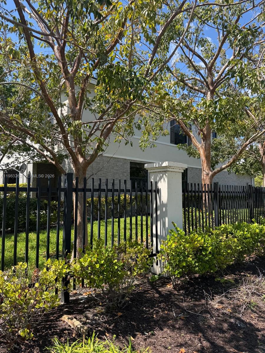 VILLAGE PARK AT DEERFIELD - Residential Lease