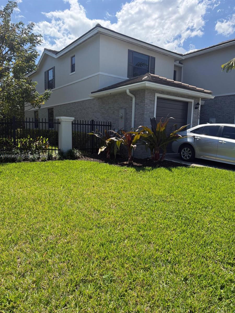 VILLAGE PARK AT DEERFIELD - Residential Lease