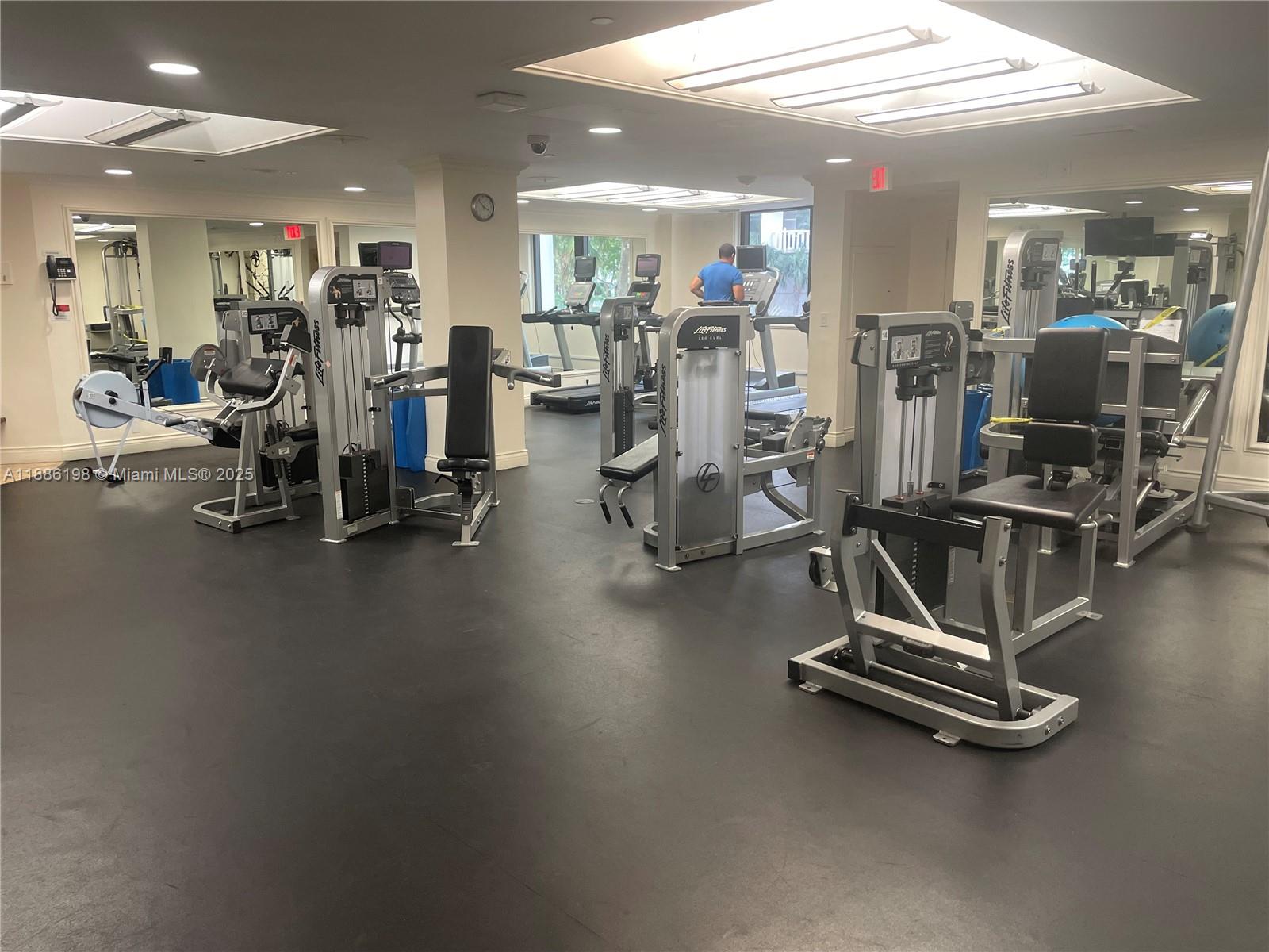 TOWERS OF KEY BISCAYNE CO - Residential Lease