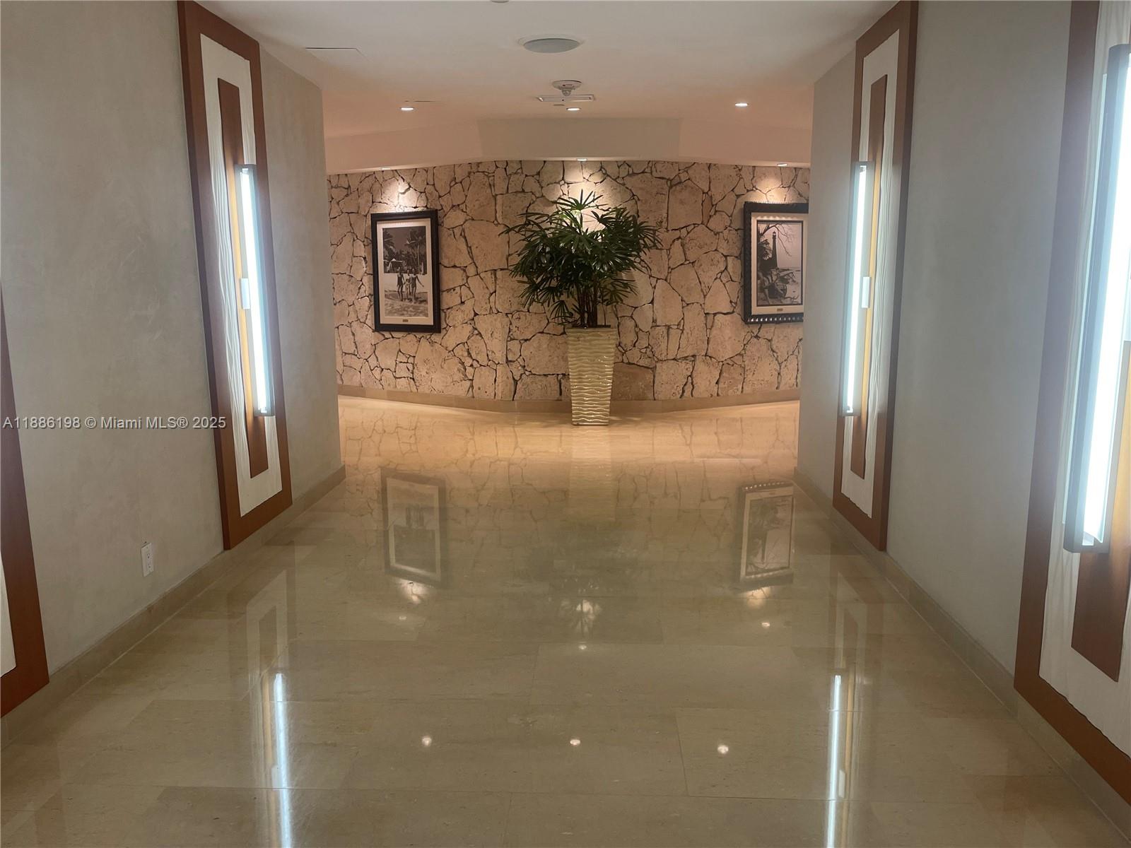 TOWERS OF KEY BISCAYNE CO - Residential Lease