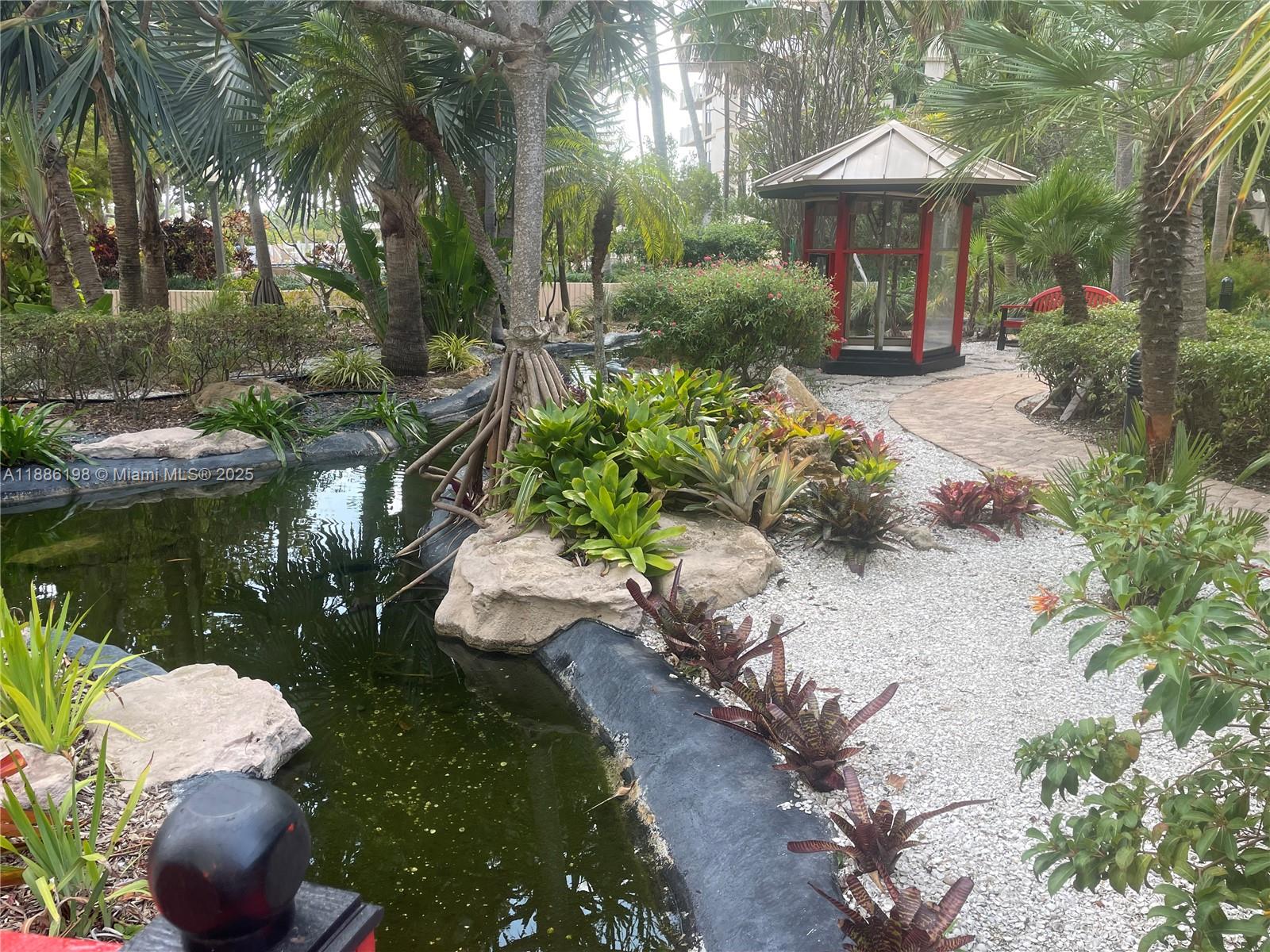 TOWERS OF KEY BISCAYNE CO - Residential Lease