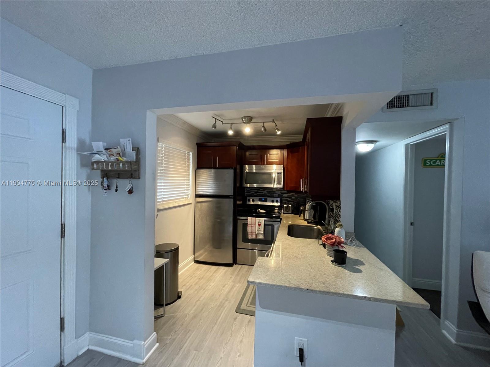 COURTYARDS AT KENDALL CON - Residential