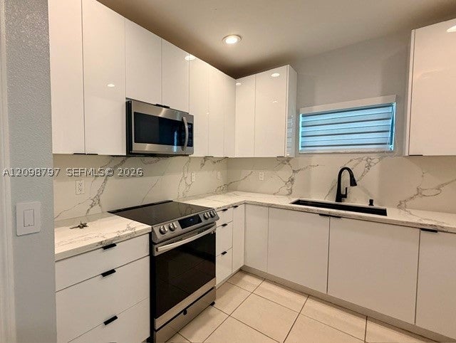7031 NW 20th Ave, Miami, FL, 33147/$589,000 2 7031 NW 20th Ave