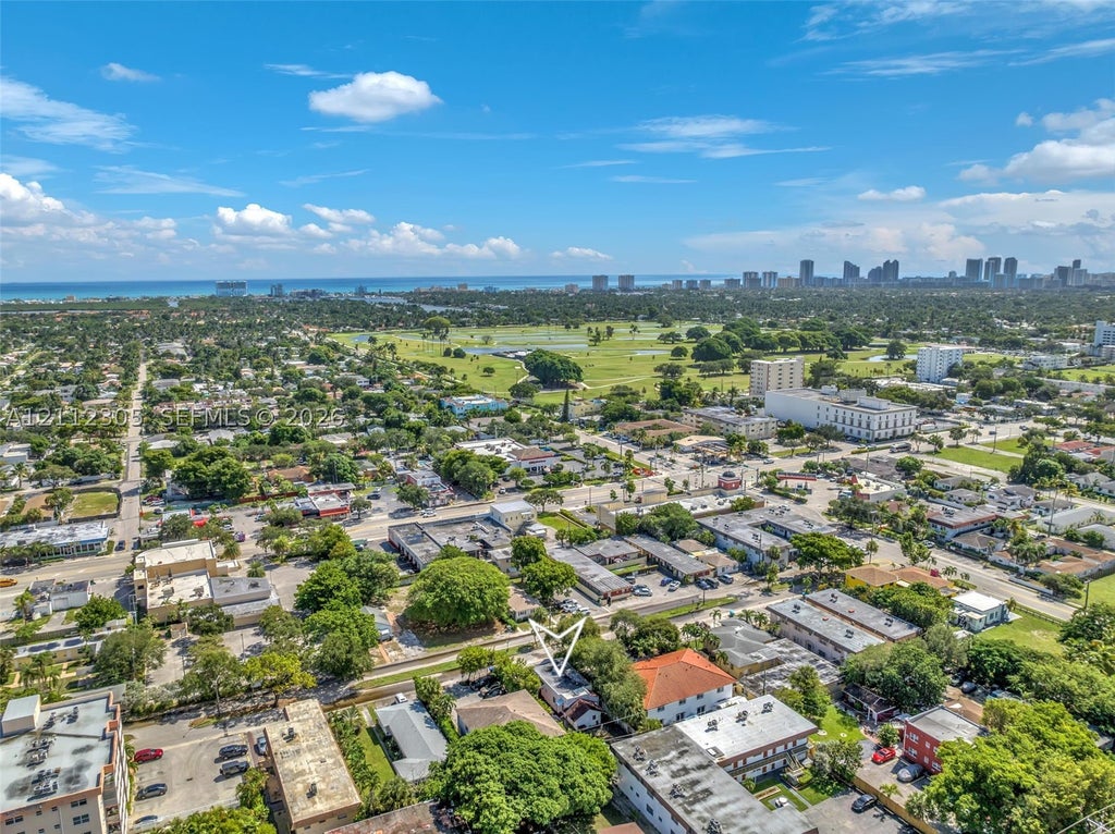 Photo of 1008 N 18th Ct, Hollywood, FL 33020 (MLS # A12112305)