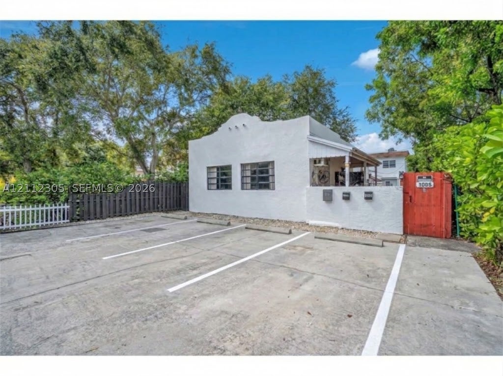 Photo of 1008 N 18th Ct, Hollywood, FL 33020 (MLS # A12112305)