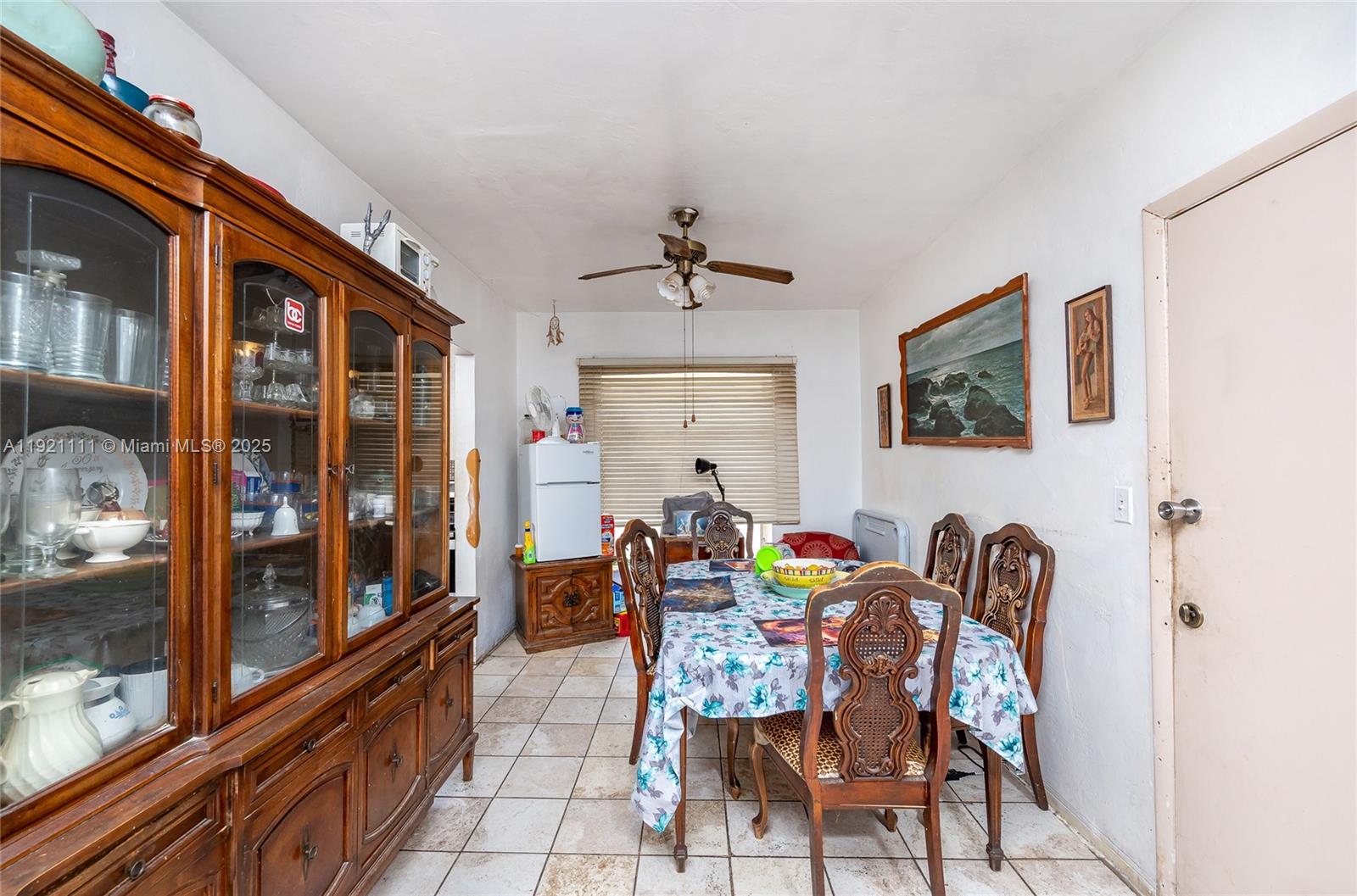 VICTORIA CONDO - Residential