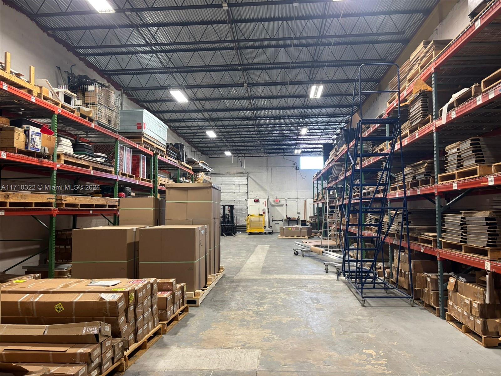 Located on NW 37th Court, just minutes from Miami International Airport and major expressways, this +/- 3,300 SF unit offers versatile space with expansive high ceilings, a practical layout. Perfect for various operational needs, it can be leased individually or combined with units #4242, #4246, and #4250 for a total of 26,134 SF. Strategically positioned to maximize efficiency and convenience.