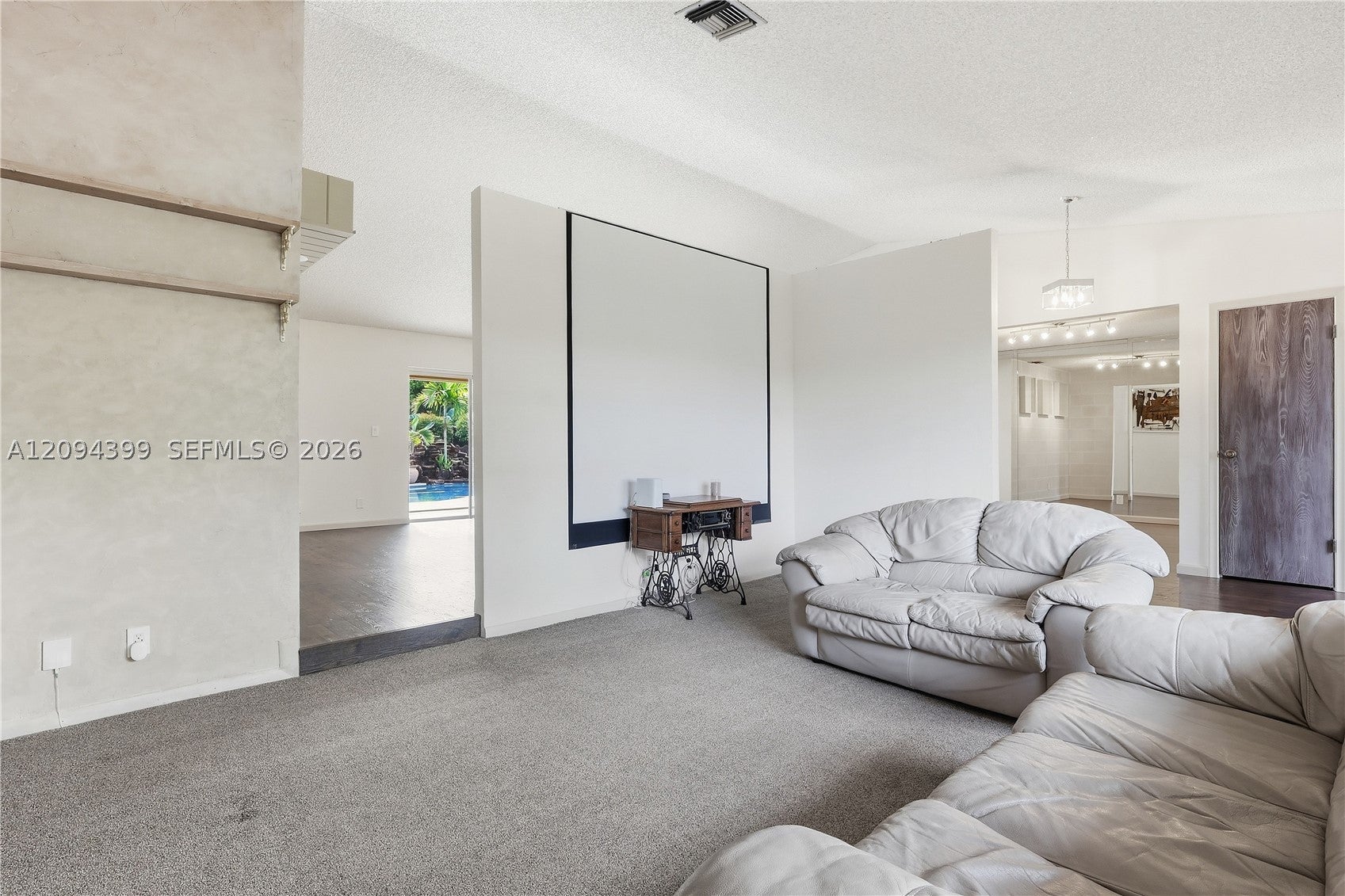 653 NW 100 Ln