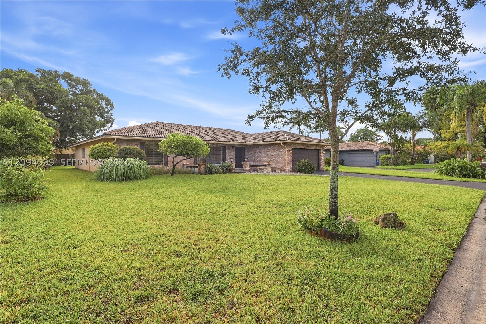 653 NW 100 Ln