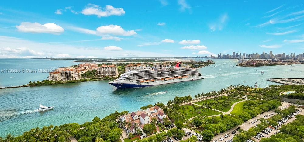 CONTINUUM ON SOUTH BEACH - Residential