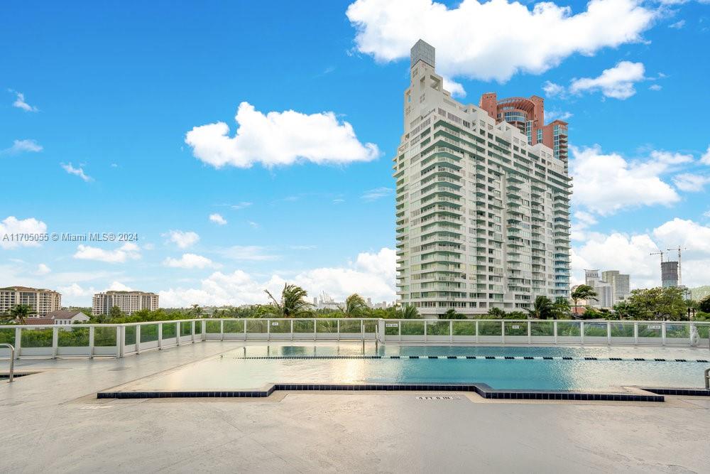 CONTINUUM ON SOUTH BEACH - Residential