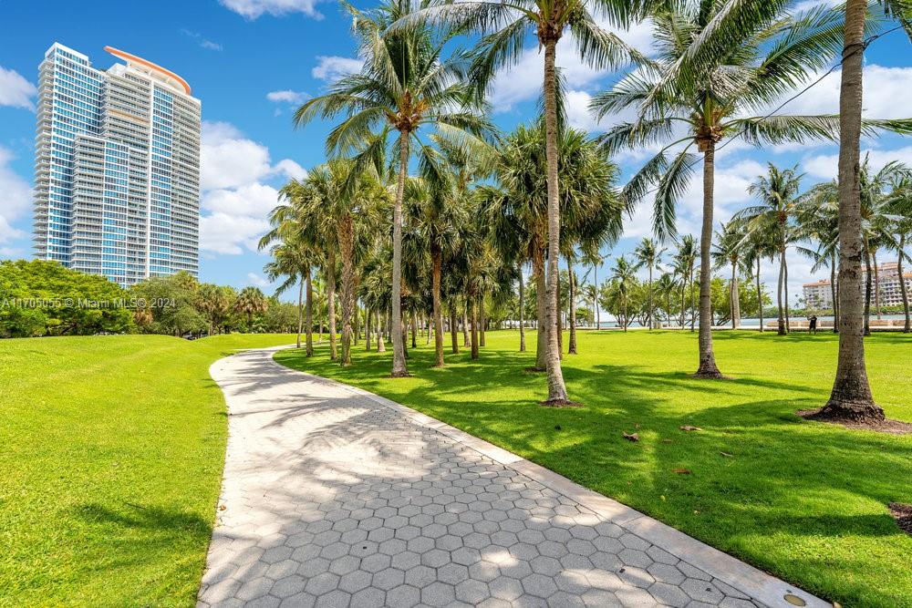 CONTINUUM ON SOUTH BEACH - Residential