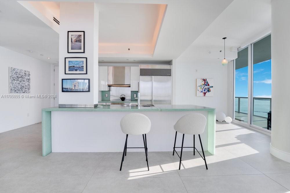 CONTINUUM ON SOUTH BEACH - Residential