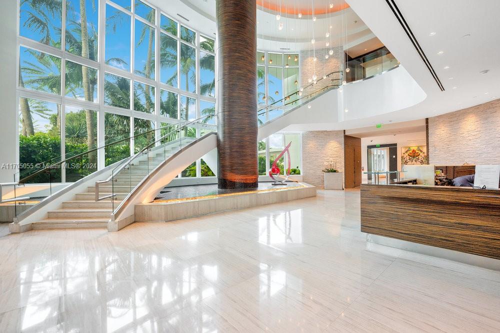 CONTINUUM ON SOUTH BEACH - Residential