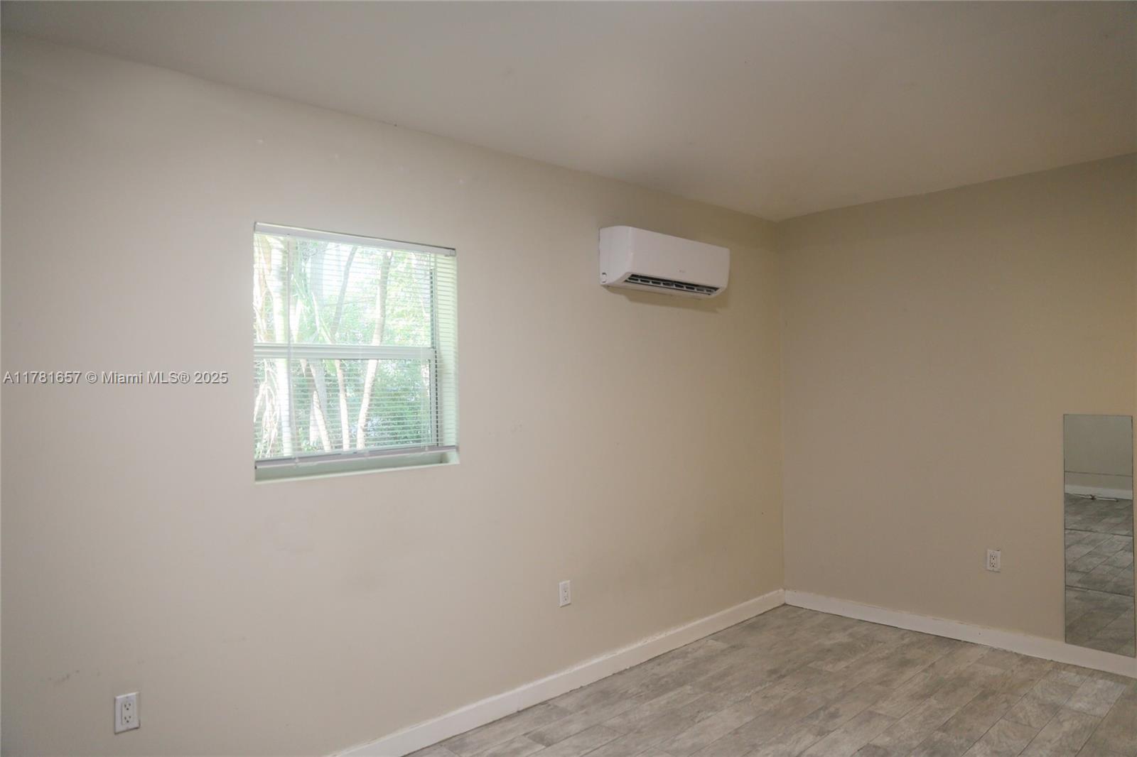 47 Sidonia Ave 49-B