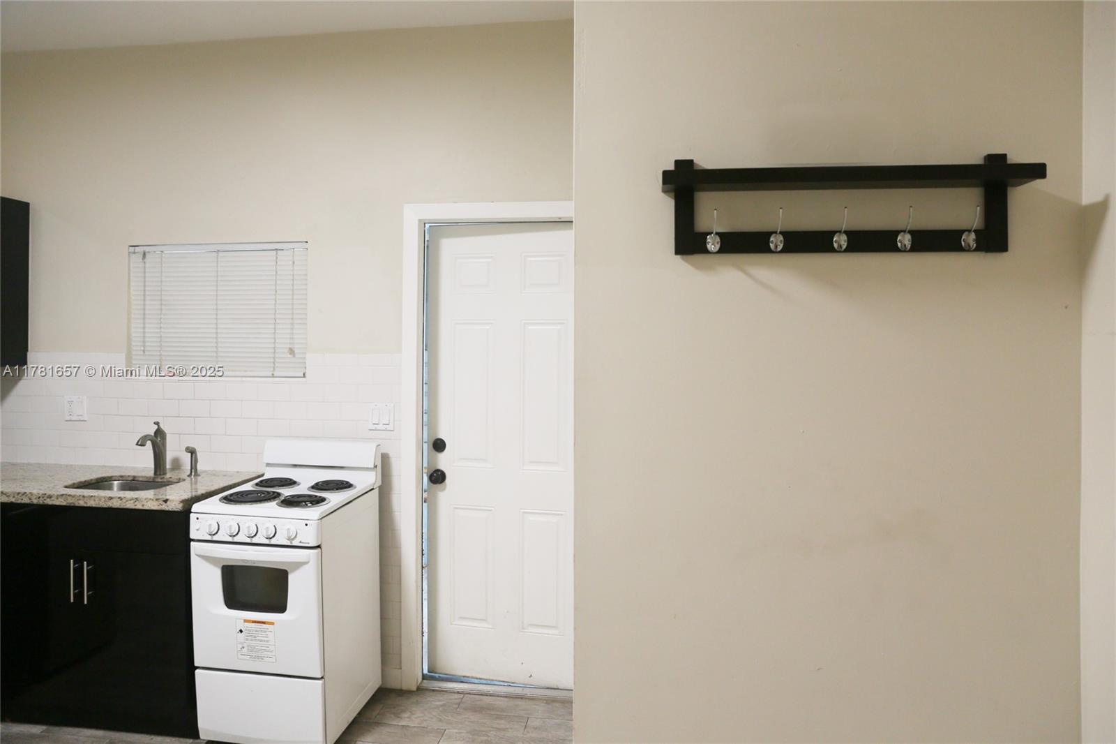 47 Sidonia Ave 49-B