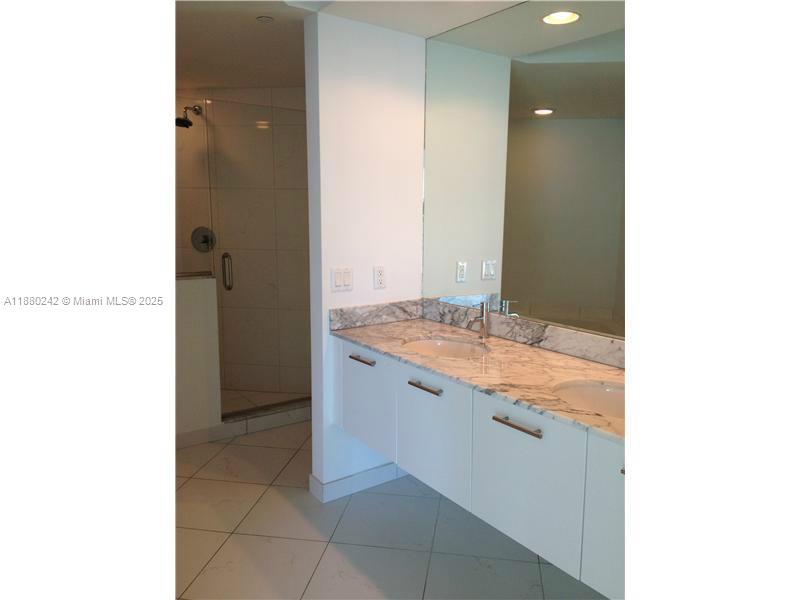500 BRICKELL AV 2505