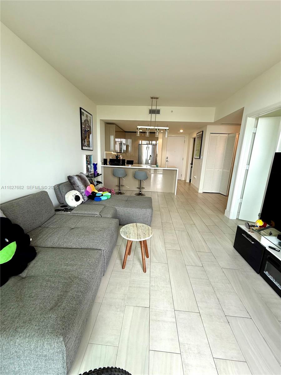 METROPICA NORTH TOWER ONE - Residential