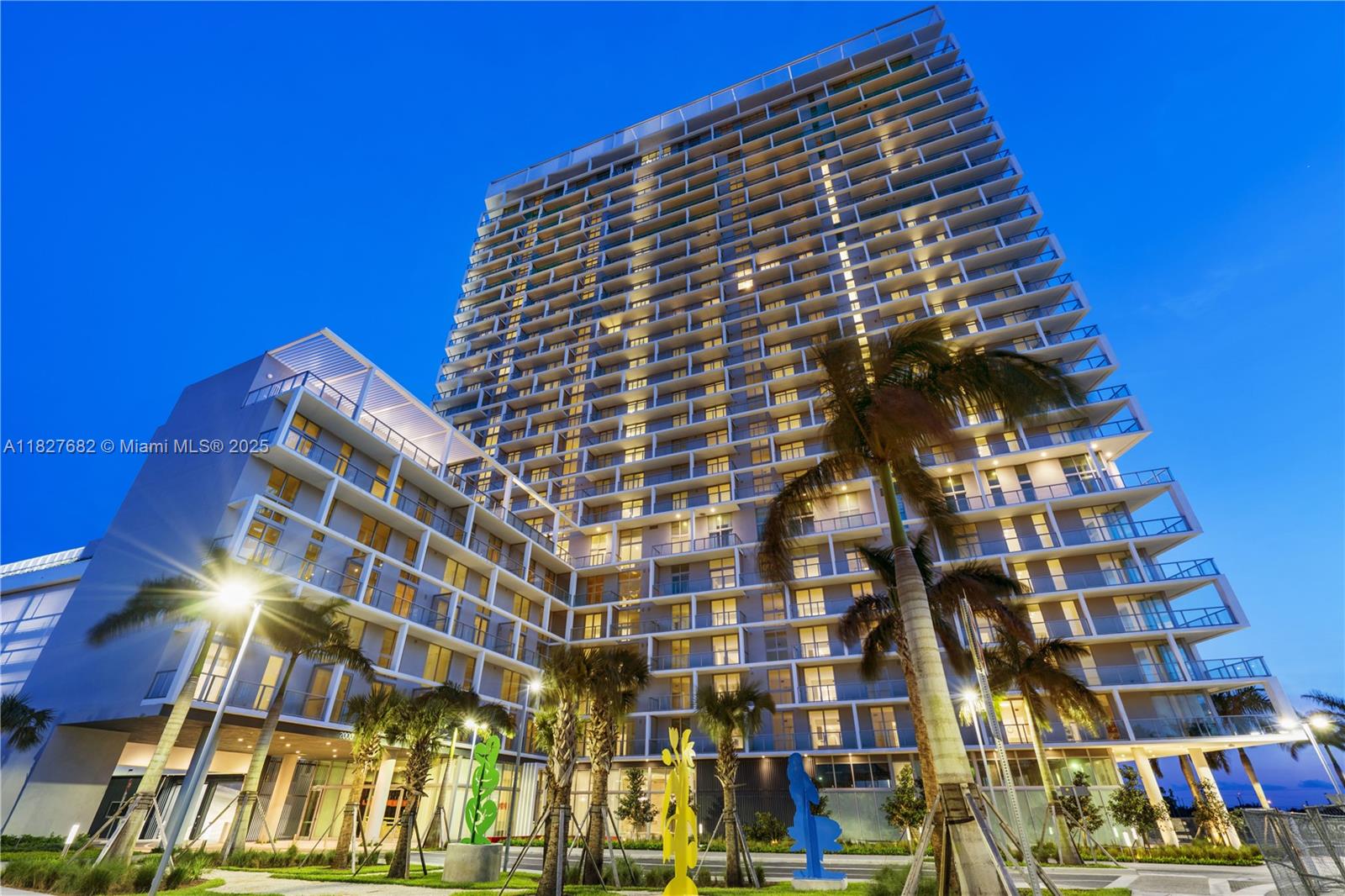 METROPICA NORTH TOWER ONE - Residential