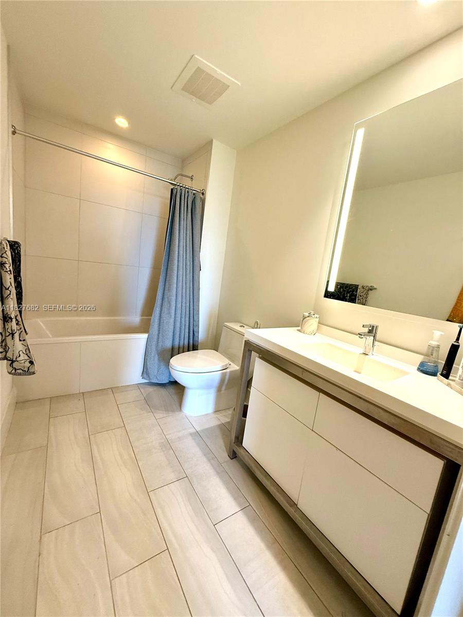 METROPICA NORTH TOWER ONE - Residential