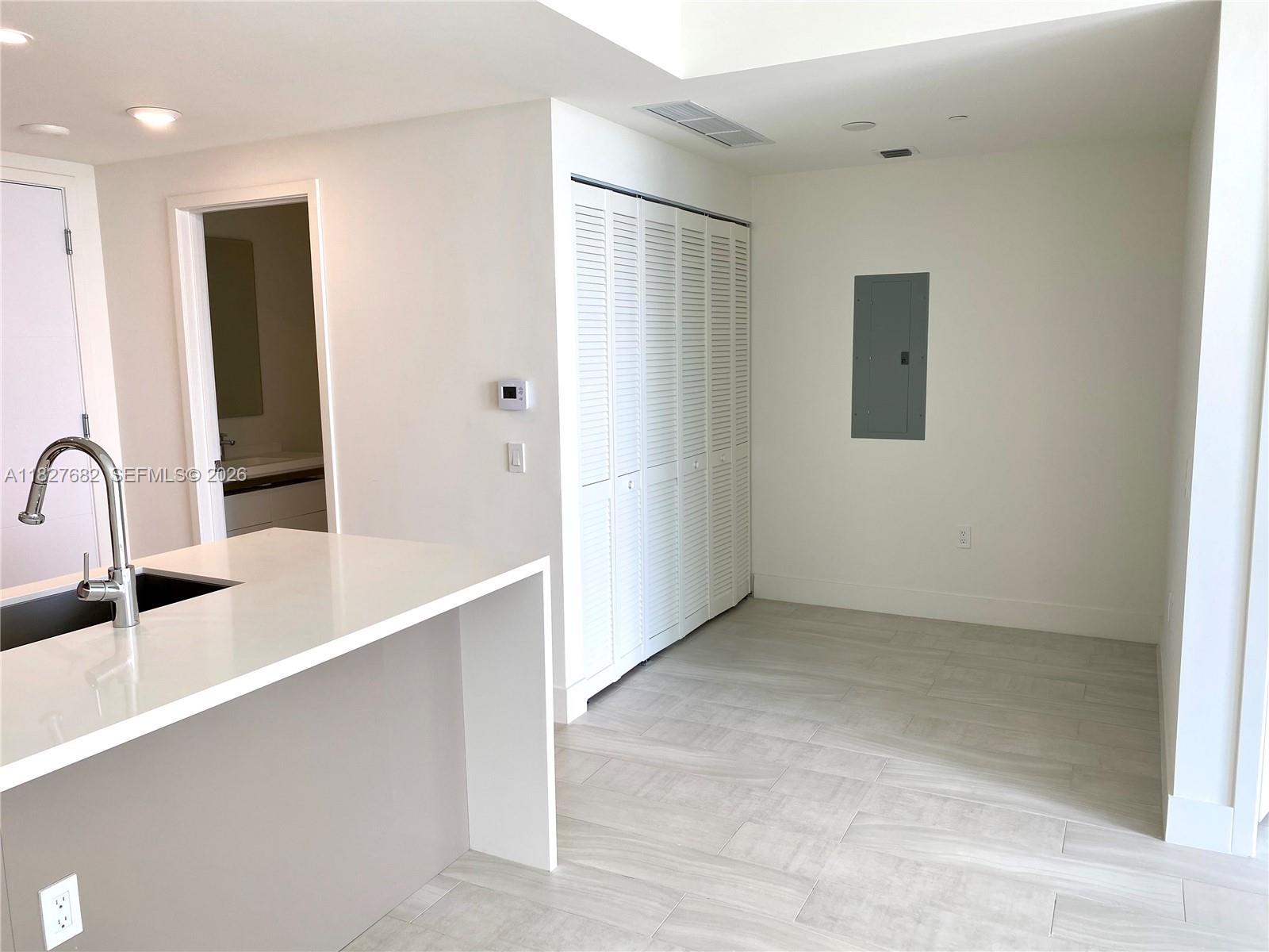 METROPICA NORTH TOWER ONE - Residential
