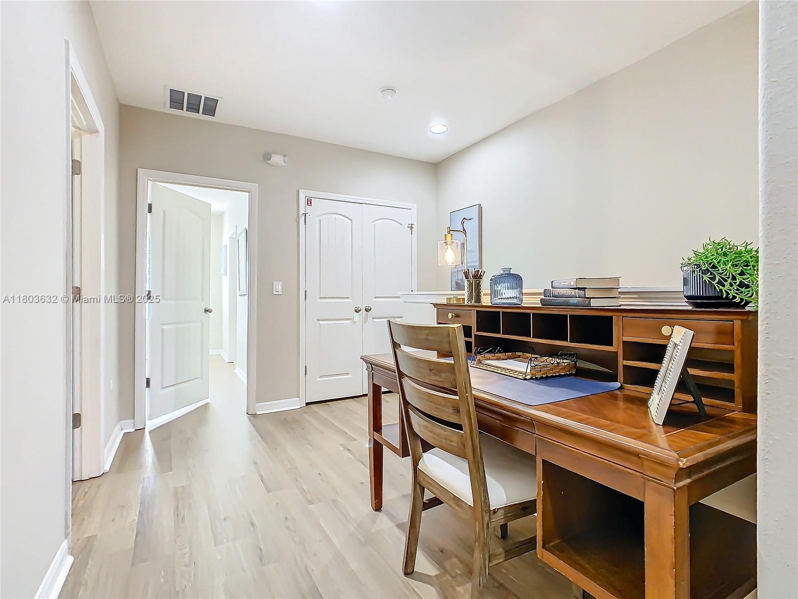 Oakmont Twnhms Ph 1 - Residential