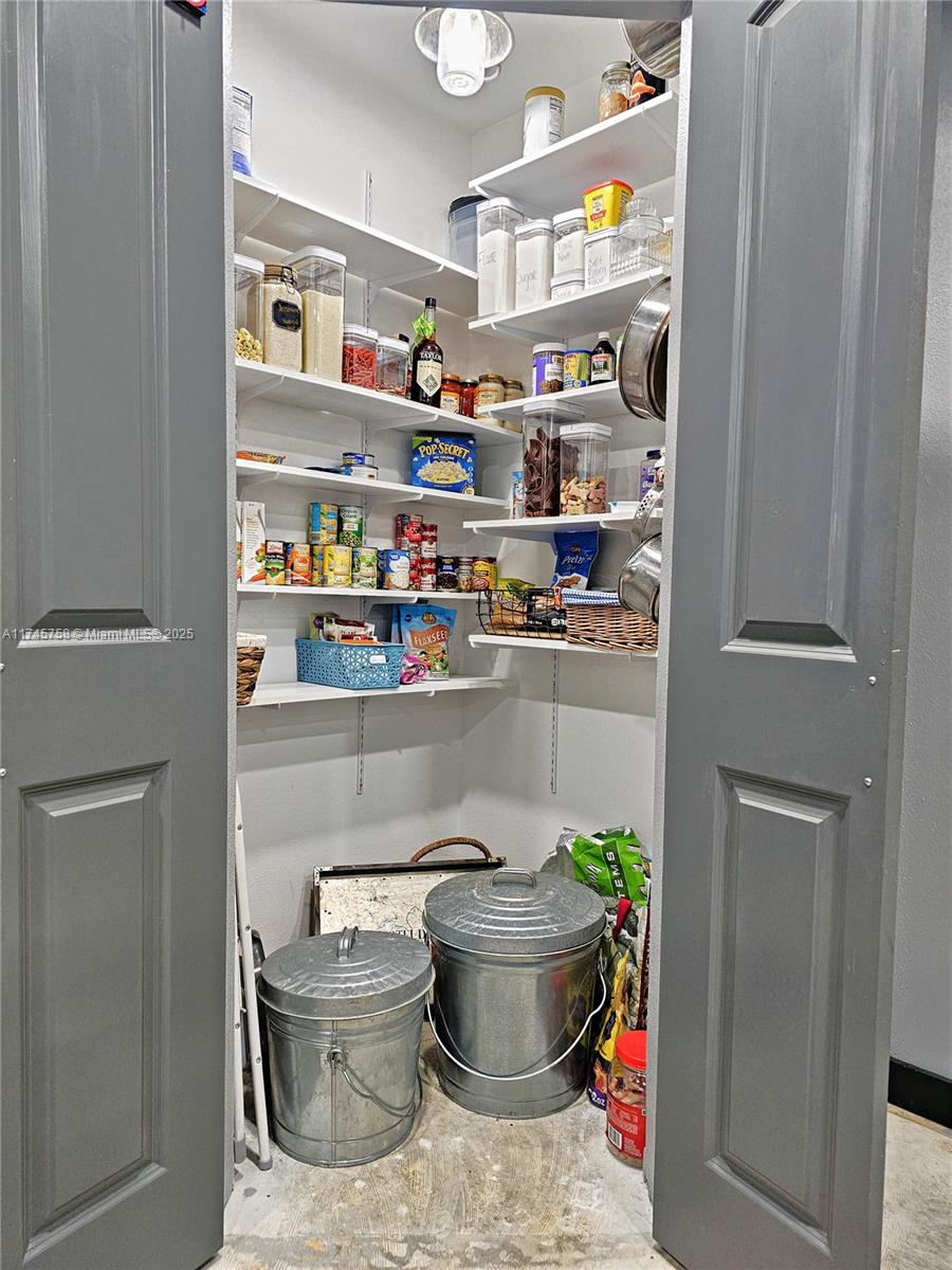 MEADOW WOOD - Residential