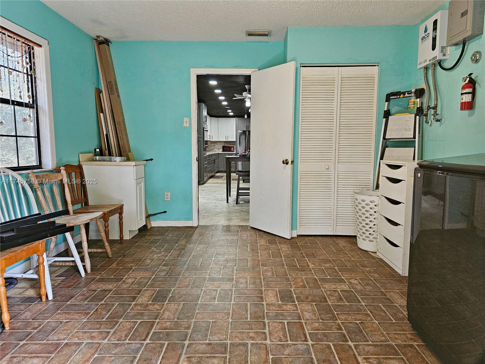 MEADOW WOOD - Residential