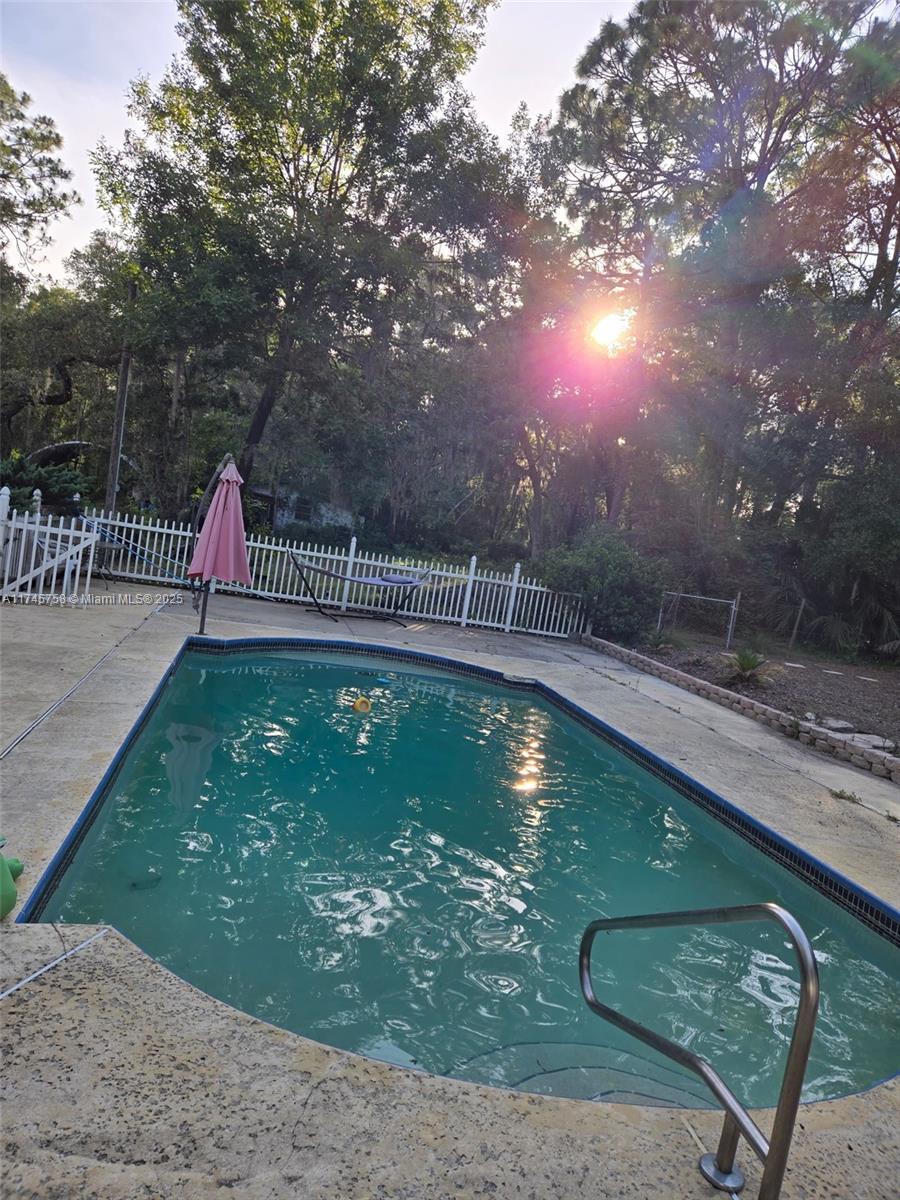 MEADOW WOOD - Residential