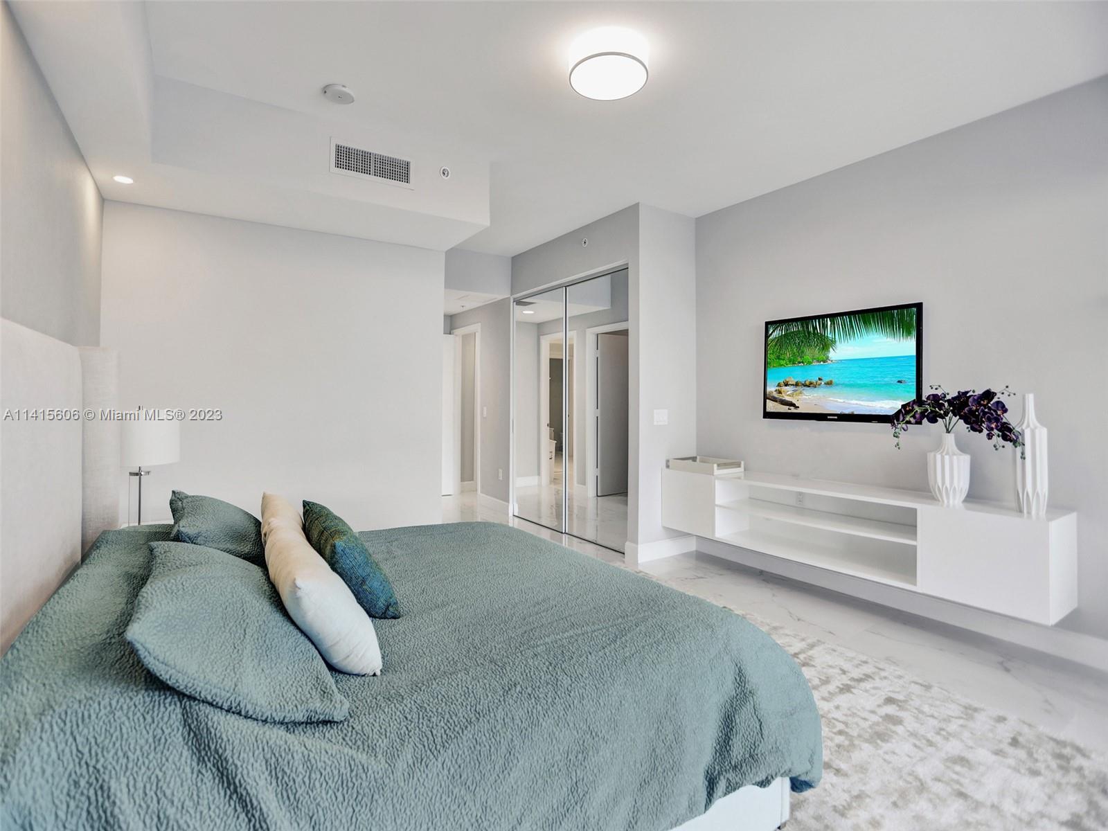 MARINA PALMS RESIDENCES S - Residential