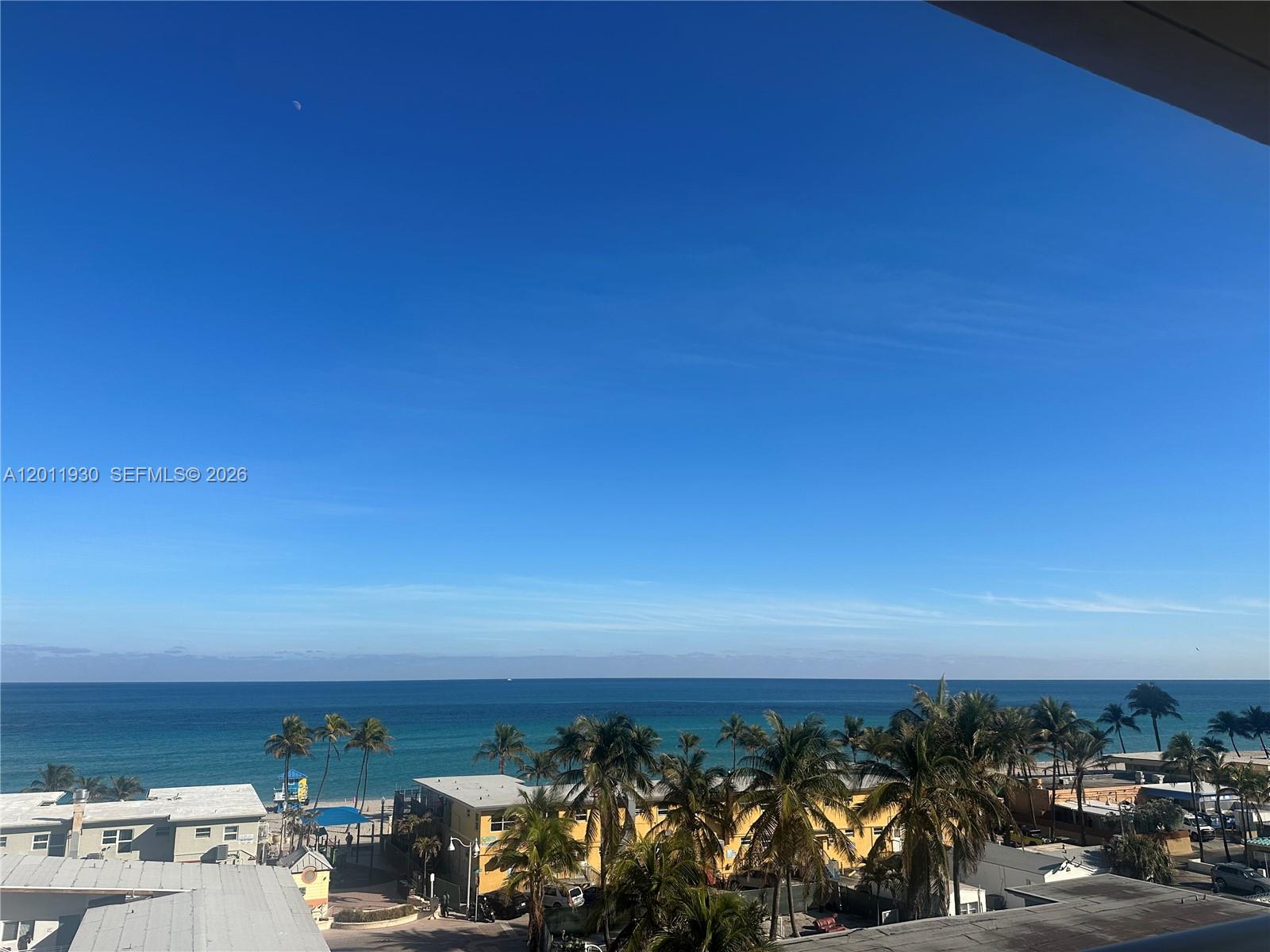 COSTA HOLLYWOOD CONDO - Residential