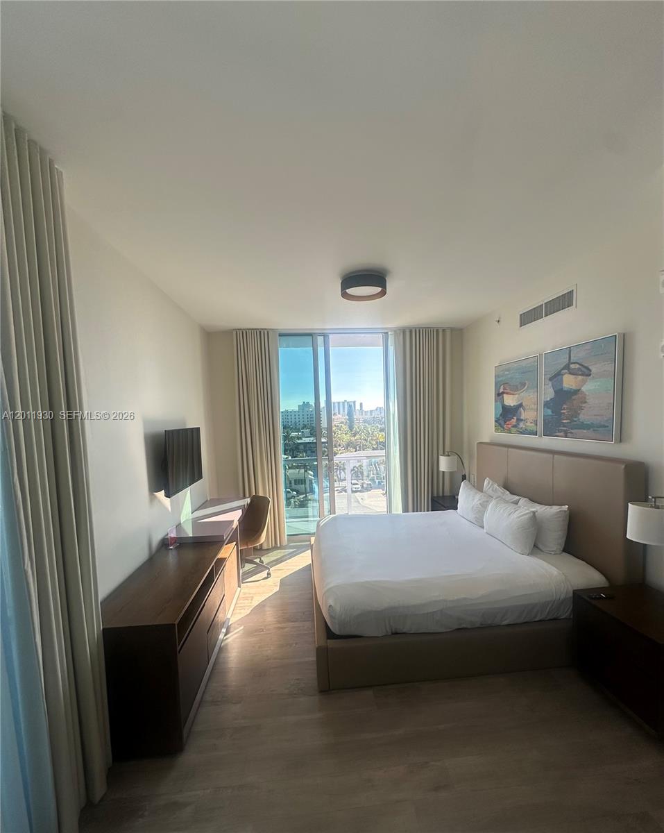 COSTA HOLLYWOOD CONDO - Residential