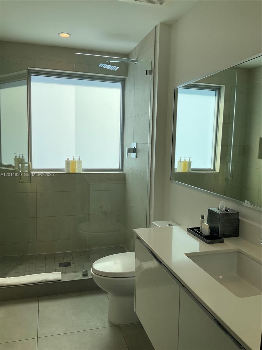 COSTA HOLLYWOOD CONDO - Residential