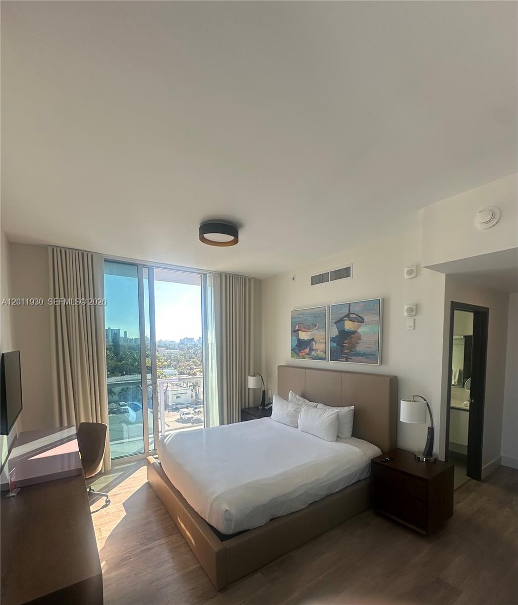 COSTA HOLLYWOOD CONDO - Residential