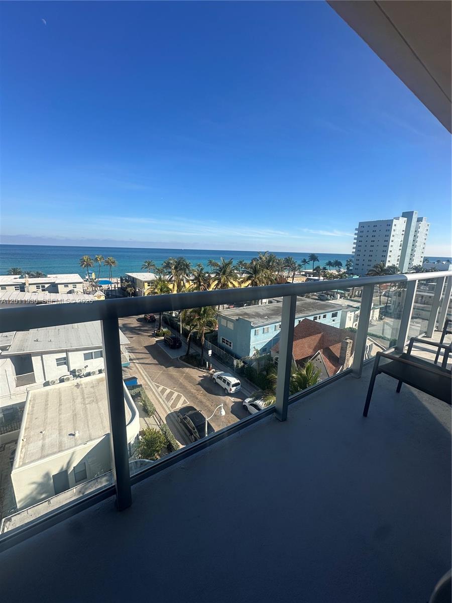 COSTA HOLLYWOOD CONDO - Residential