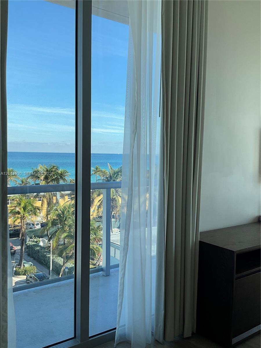 COSTA HOLLYWOOD CONDO - Residential