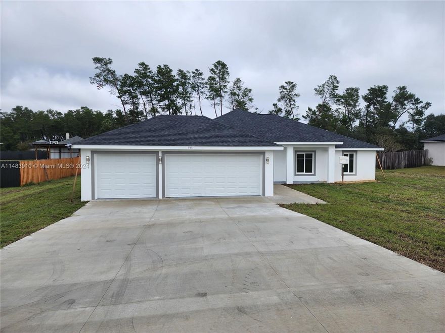 **New Construction** One of the few homes on the market in the very desirable Waterways...sits on approximately 1/2 acre lot...open concept home...Ready to move in...come one come all... buyers take advantage of a larger home and rare find in one of the most desirable communities of Marion county...you will not be disappointed.