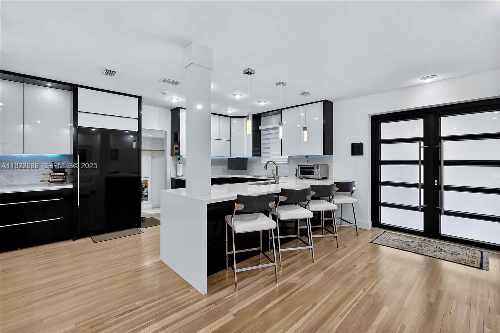 BISCAYNE POINT - Residential