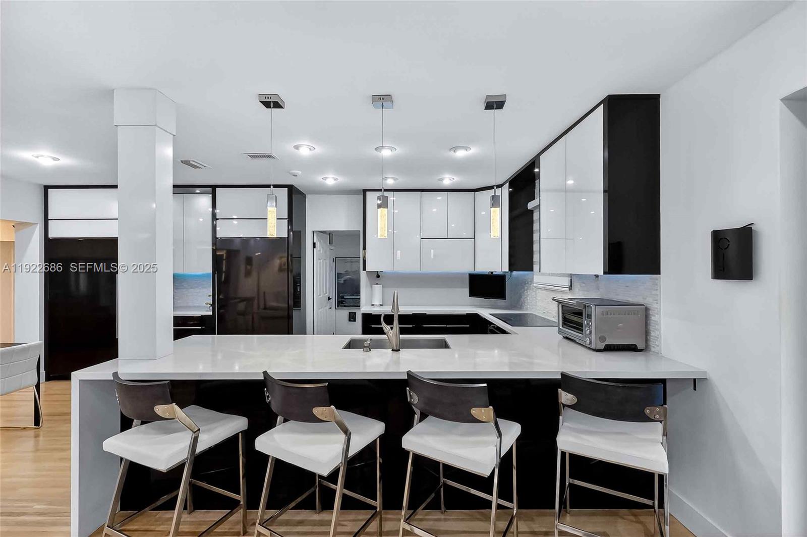 BISCAYNE POINT - Residential